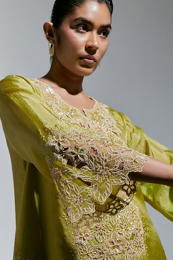 Heena Green Silk Floral Embroidered Kurta Set by One not two at Pernia's Pop Up Shop