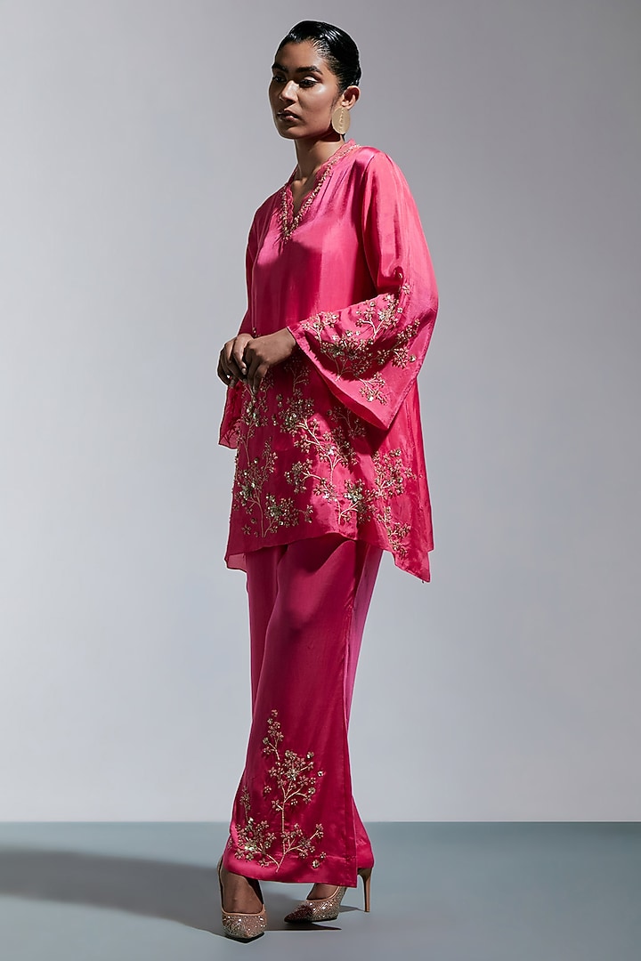 Raspberry Pink Silk Floral Hand Embroidered Kurta Set by One not two at Pernia's Pop Up Shop