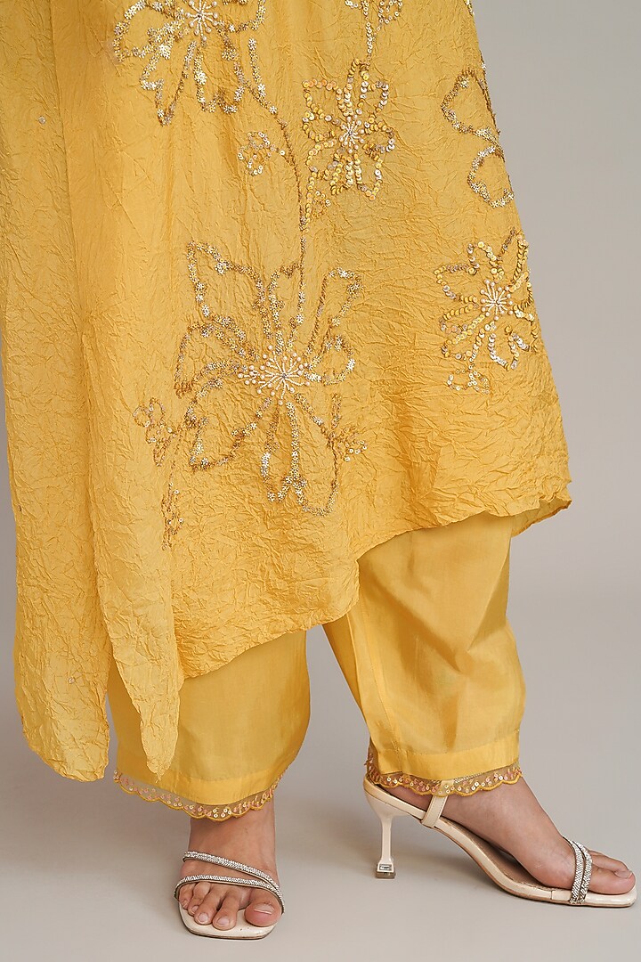 Daffodil Yellow Silk Floral Hand Embroidered Kurta Set by One not two at Pernia's Pop Up Shop