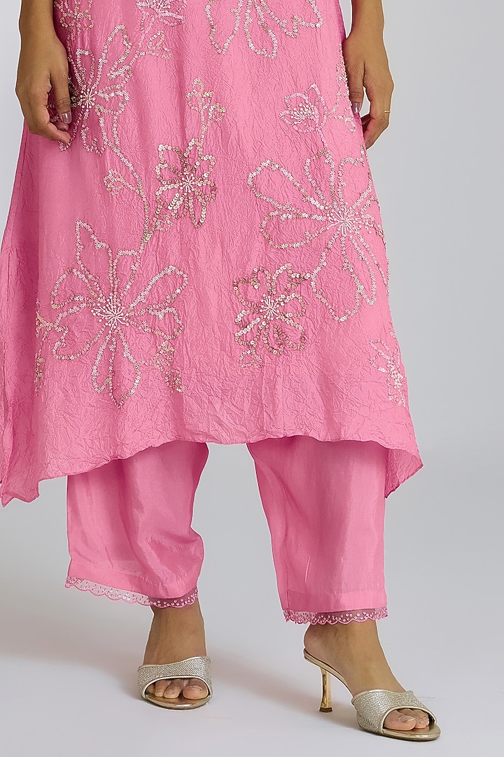 Orchid Pink Silk Floral Hand Embroidered Kurta Set by One not two at Pernia's Pop Up Shop