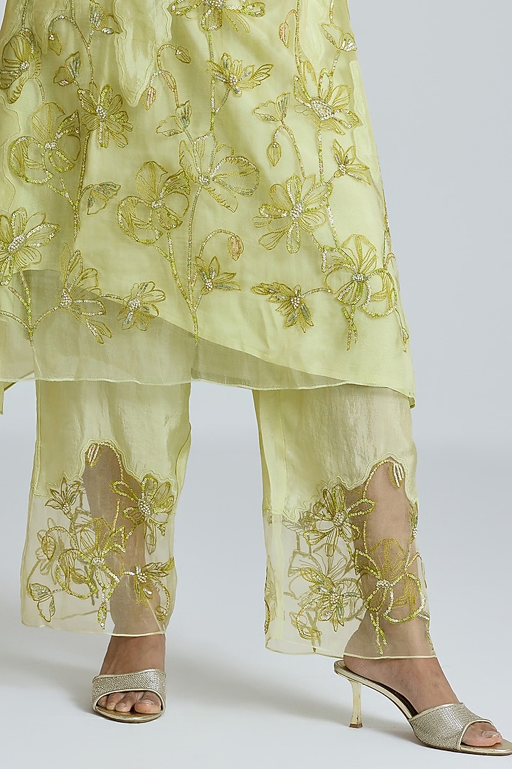 Aloe-Colored Silk Thread Hand Embroidered Kurta Set by One not two at Pernia's Pop Up Shop