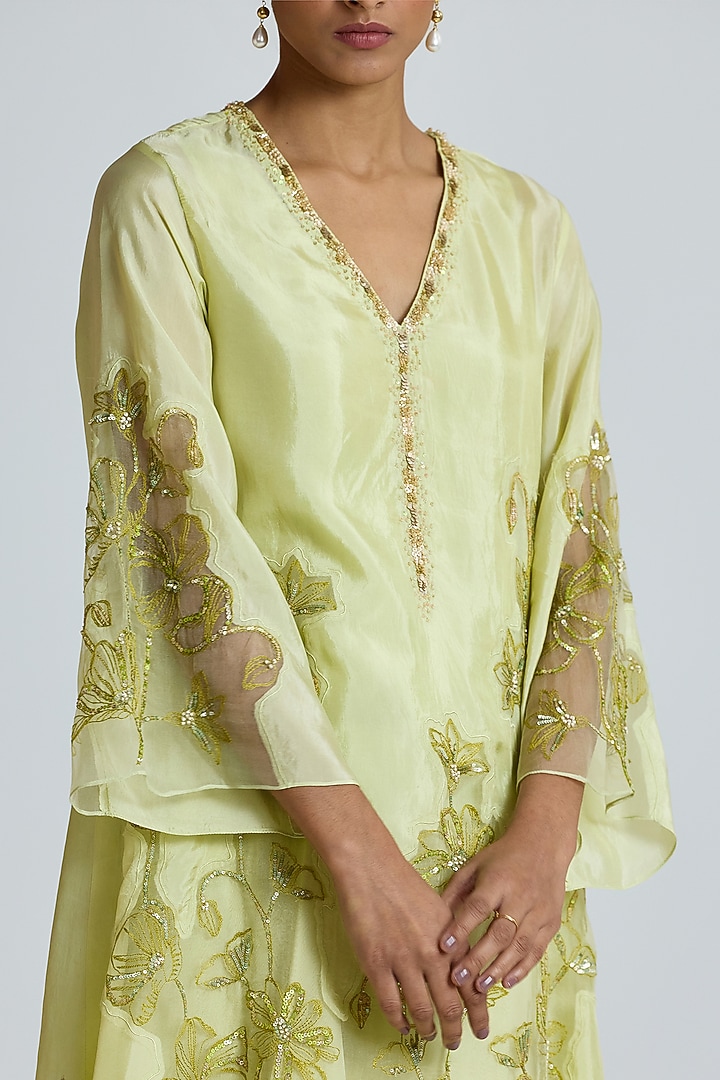 Aloe-Colored Silk Thread Hand Embroidered Kurta Set by One not two at Pernia's Pop Up Shop