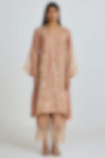 Gold Silk Thread Hand Embroidered Kurta Set by One not two at Pernia's Pop Up Shop