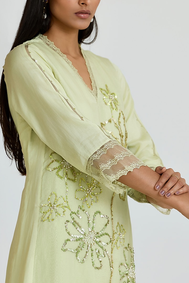 Aloe-Colored Silk Thread Hand Embroidered Kurta Set by One not two at Pernia's Pop Up Shop