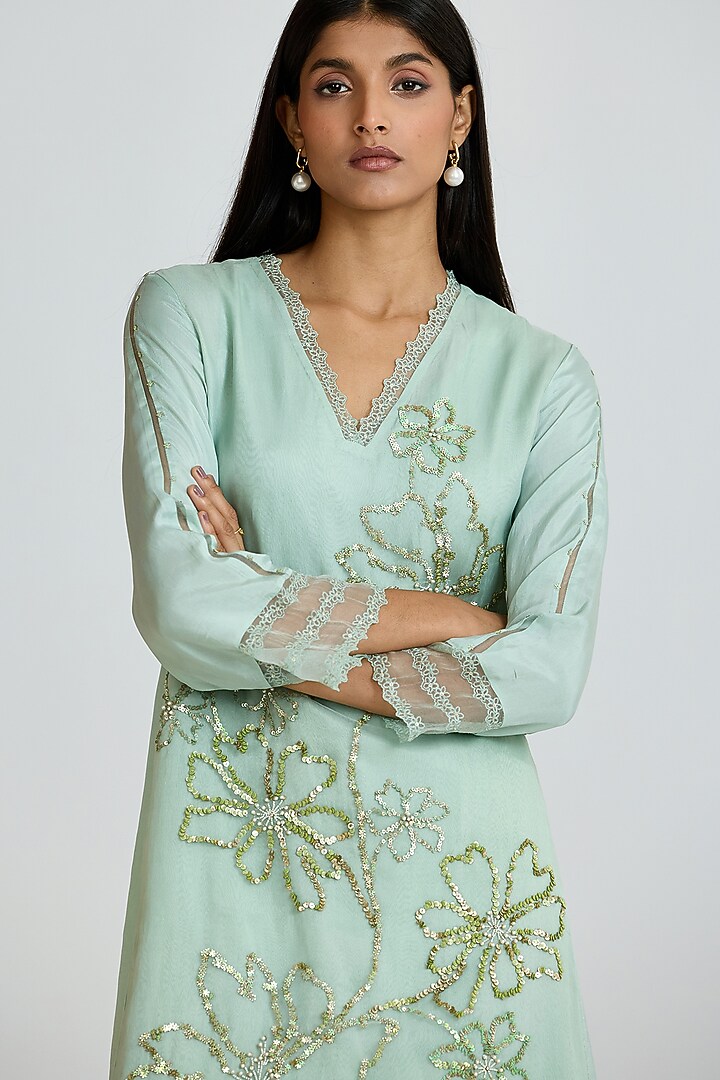 Opal-Colored Silk Thread Hand Embroidered Kurta Set by One not two at Pernia's Pop Up Shop