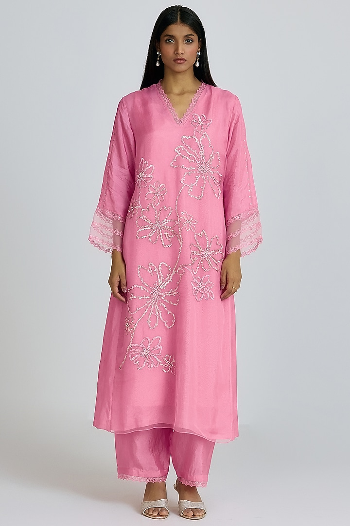 Orchid-Colored Silk Thread Hand Embroidered Kurta Set by One not two at Pernia's Pop Up Shop