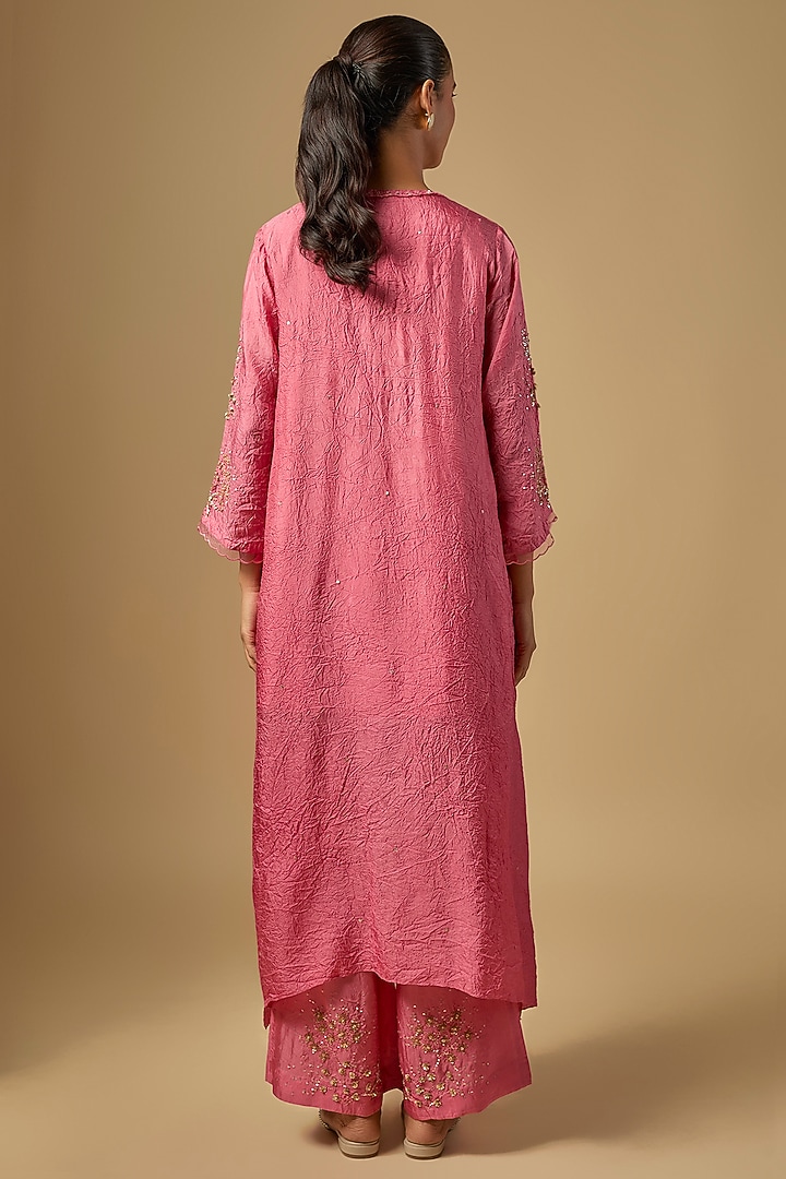 Salmon Pink Silk Hand Embroidered Kurta Set by One not two at Pernia's Pop Up Shop