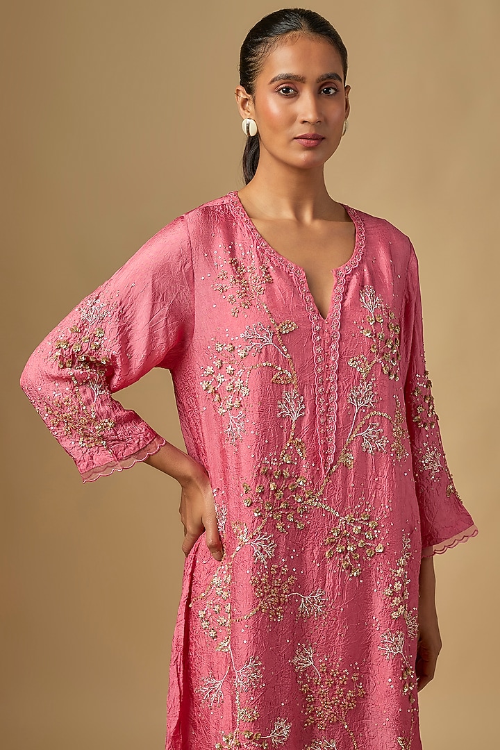 Salmon Pink Silk Hand Embroidered Kurta Set by One not two at Pernia's Pop Up Shop