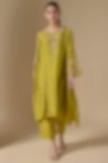 Henna Green Silk & Organza Hand Embroidered Kurta Set by One not two at Pernia's Pop Up Shop