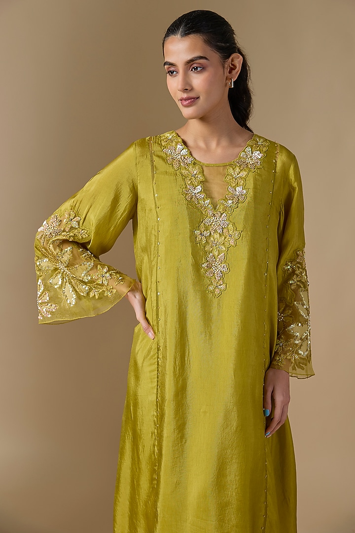 Henna Green Silk & Organza Hand Embroidered Kurta Set by One not two at Pernia's Pop Up Shop