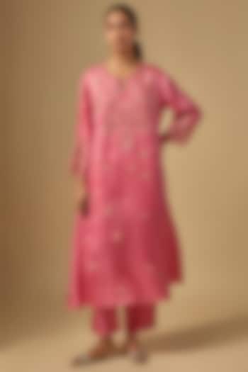 Salmon Pink Silk & Organza Hand Embroidered Kurta Set by One not two at Pernia's Pop Up Shop