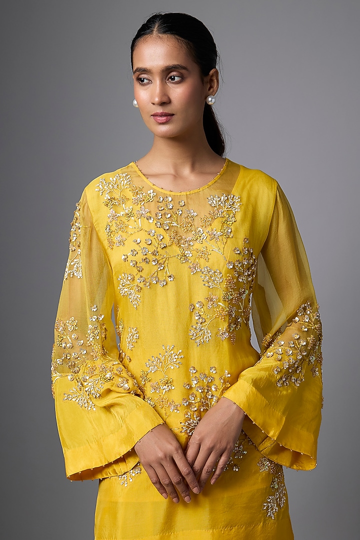 Amber Yellow Silk Crystal Hand Embroidered Kurta Set by One not two at Pernia's Pop Up Shop