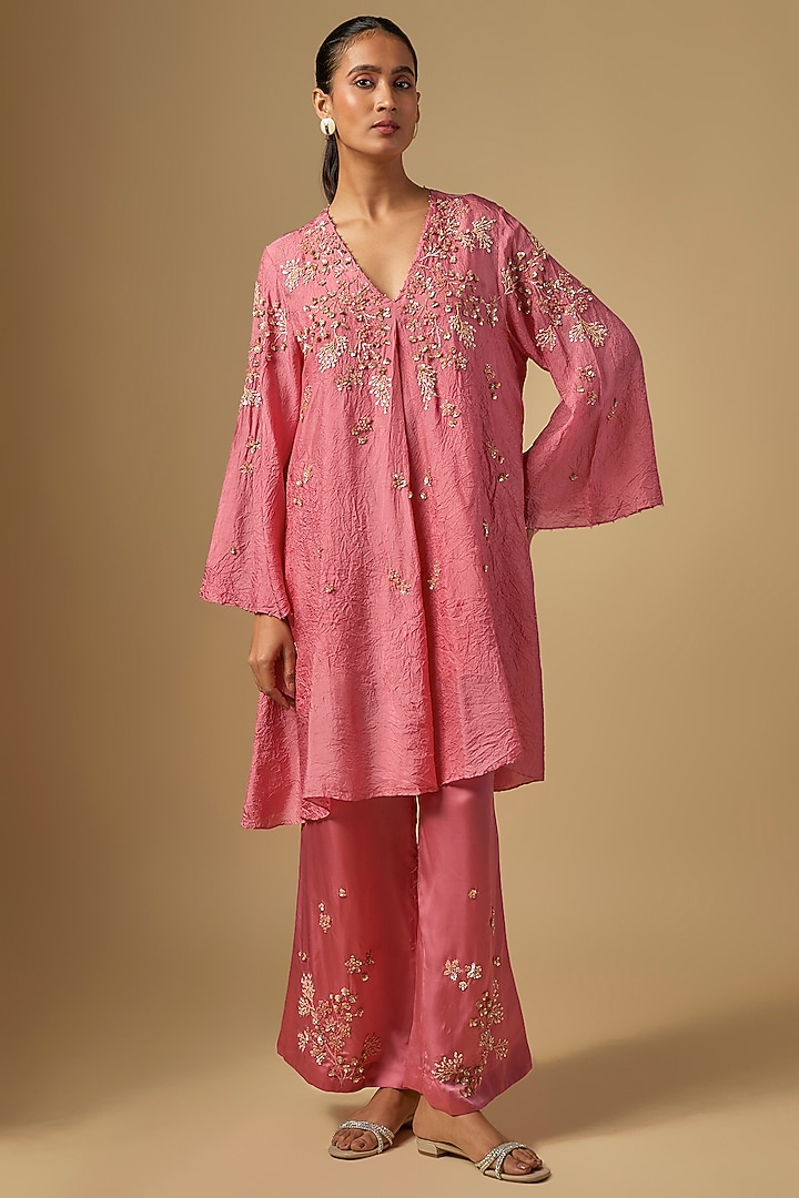 Salmon Pink Silk Hand Embroidered Kurta Set by One not two at Pernia's Pop Up Shop