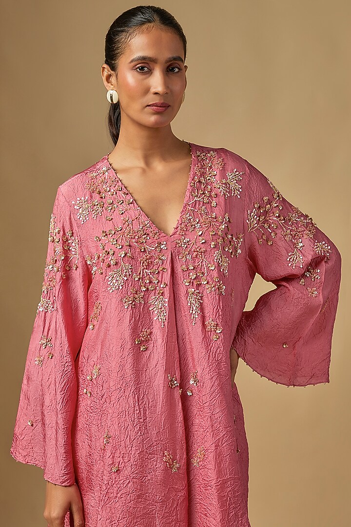 Salmon Pink Silk Hand Embroidered Kurta Set by One not two at Pernia's Pop Up Shop