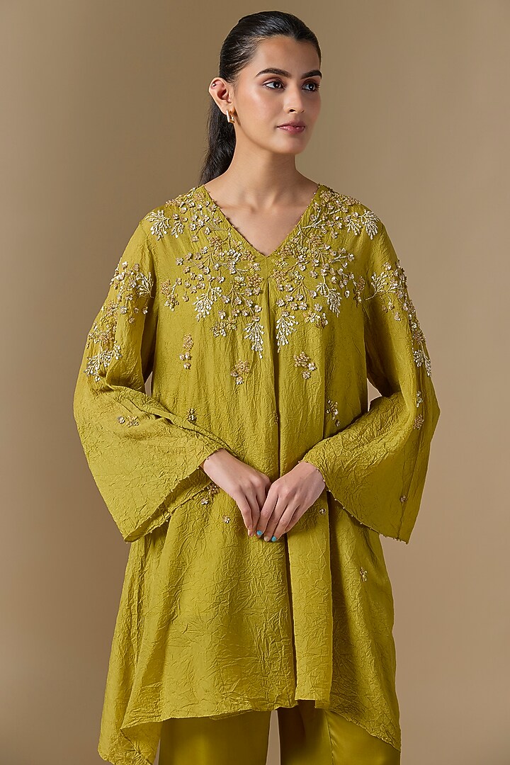 Henna Green Silk Hand Embroidered Kurta Set by One not two at Pernia's Pop Up Shop