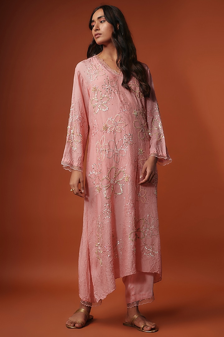 Pink Crushed Silk Bead Embroidered Kurta Set by One not two at Pernia's Pop Up Shop
