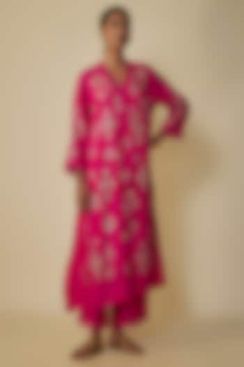 Hot Pink Crushed Silk Hand Embroidered Kurta Set by One not two at Pernia's Pop Up Shop