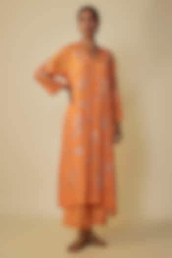 Apricot Orange Crushed Silk Hand Embroidered Kurta Set by One not two at Pernia's Pop Up Shop