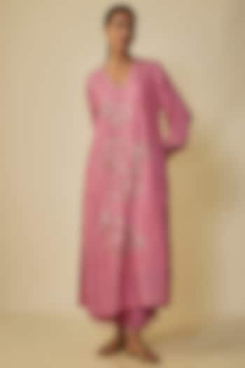 Rose Pink Crushed Silk Hand Embroidered A-Line Kurta Set by One not two at Pernia's Pop Up Shop