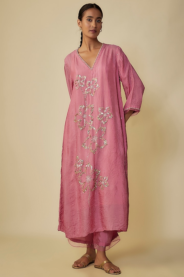 Rose Pink Crushed Silk Hand Embroidered A-Line Kurta Set by One not two at Pernia's Pop Up Shop