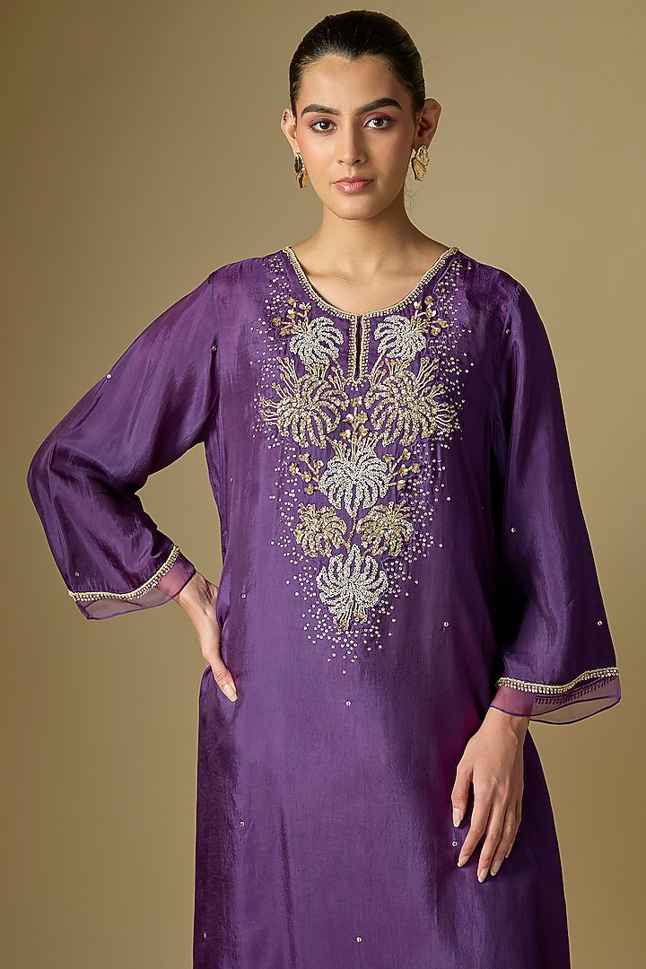Violet Silk Sequins Floral Embroidered Kurta Set by One not two at Pernia's Pop Up Shop