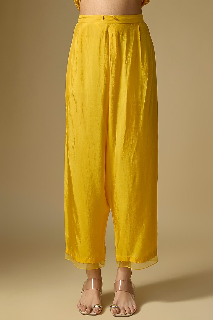 Amber Yellow Silk Sequins Floral Embroidered Kurta Set by One not two at Pernia's Pop Up Shop