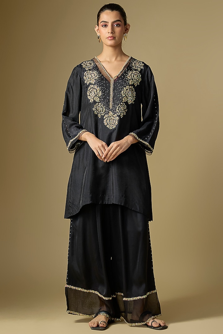 Black Silk Sequins Embroidered Kurta Set by One not two at Pernia's Pop Up Shop