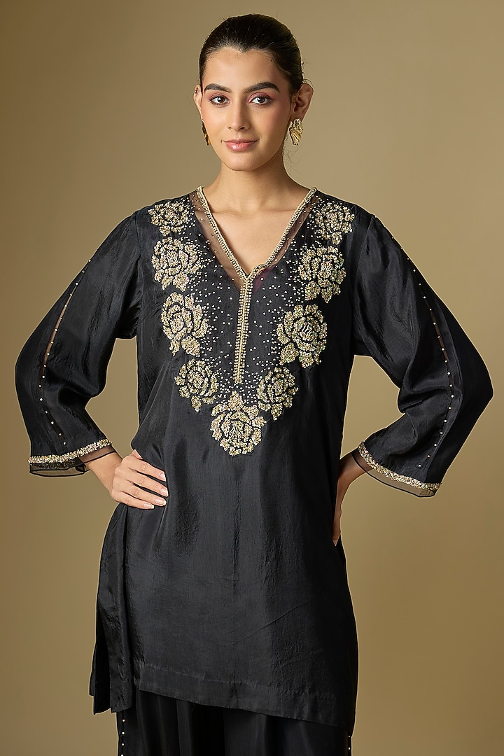 Black Silk Sequins Embroidered Kurta Set by One not two at Pernia's Pop Up Shop
