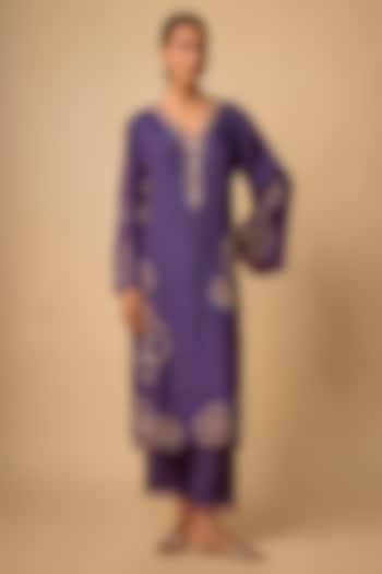 Violet Silk Beads Embroidered Kurta Set by One not two at Pernia's Pop Up Shop