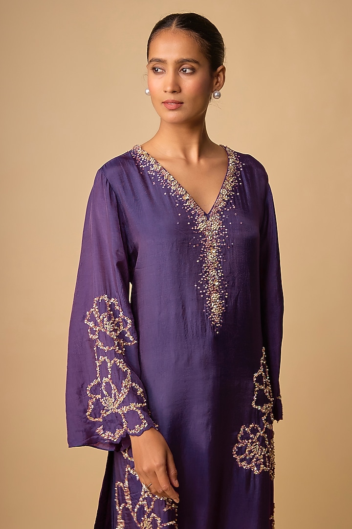 Violet Silk Beads Embroidered Kurta Set by One not two at Pernia's Pop Up Shop