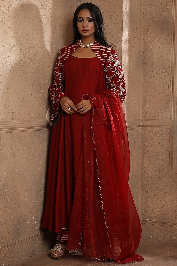 Red Raw Silk Embroidered Kurta Set by Omana by Ranjana Bothra