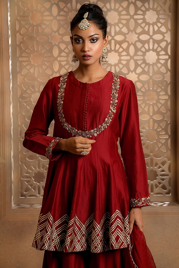 Red Chanderi Gharara Set by Omana by Ranjana Bothra at Pernia's Pop Up Shop