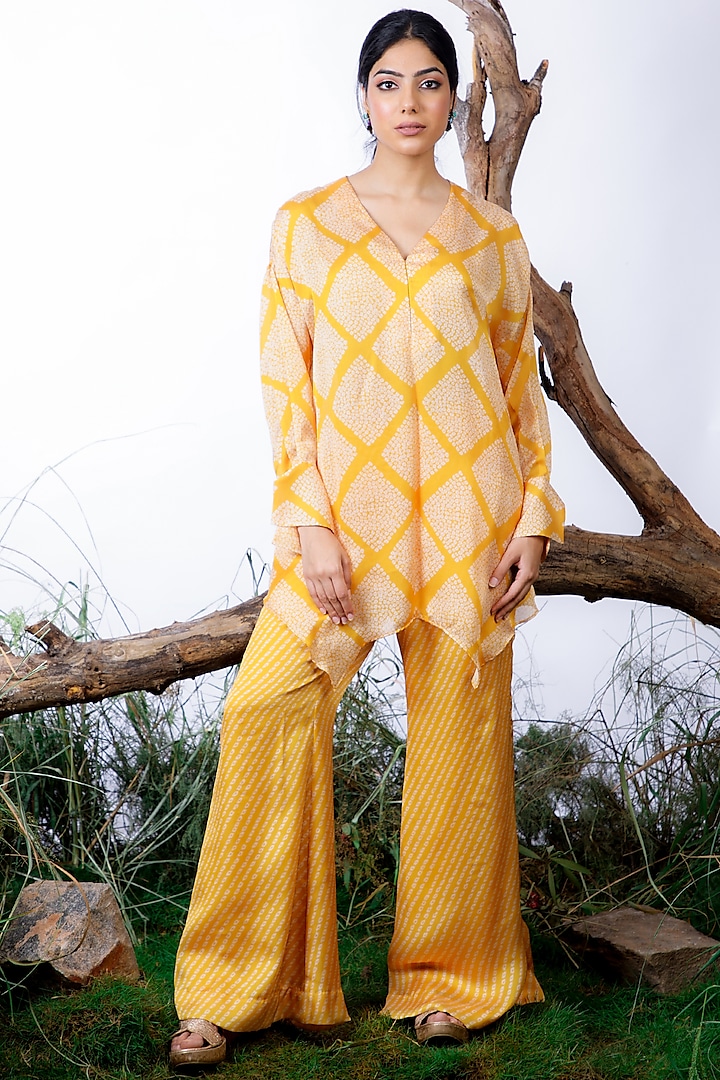 Yellow Satin Georgette Printed Co-Ord Set by Omana by Ranjana Bothra at Pernia's Pop Up Shop