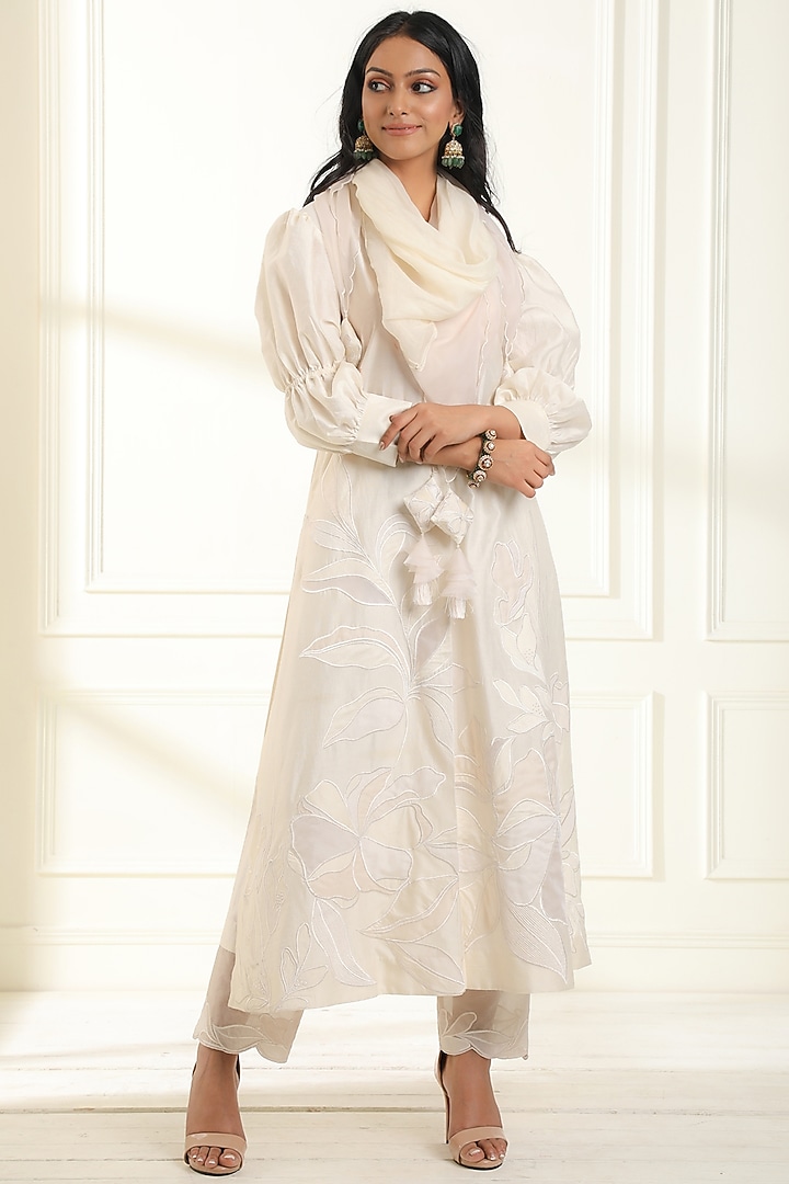 Ivory Chanderi Embroidered Kurta Set by Omana by Ranjana Bothra at Pernia's Pop Up Shop