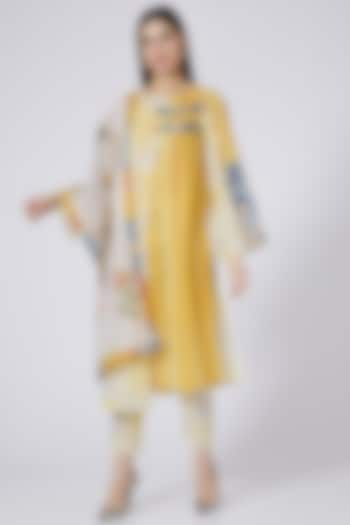 Yellow & White Floral Printed Paneled Kurta Set by ORCR at Pernia's Pop Up Shop