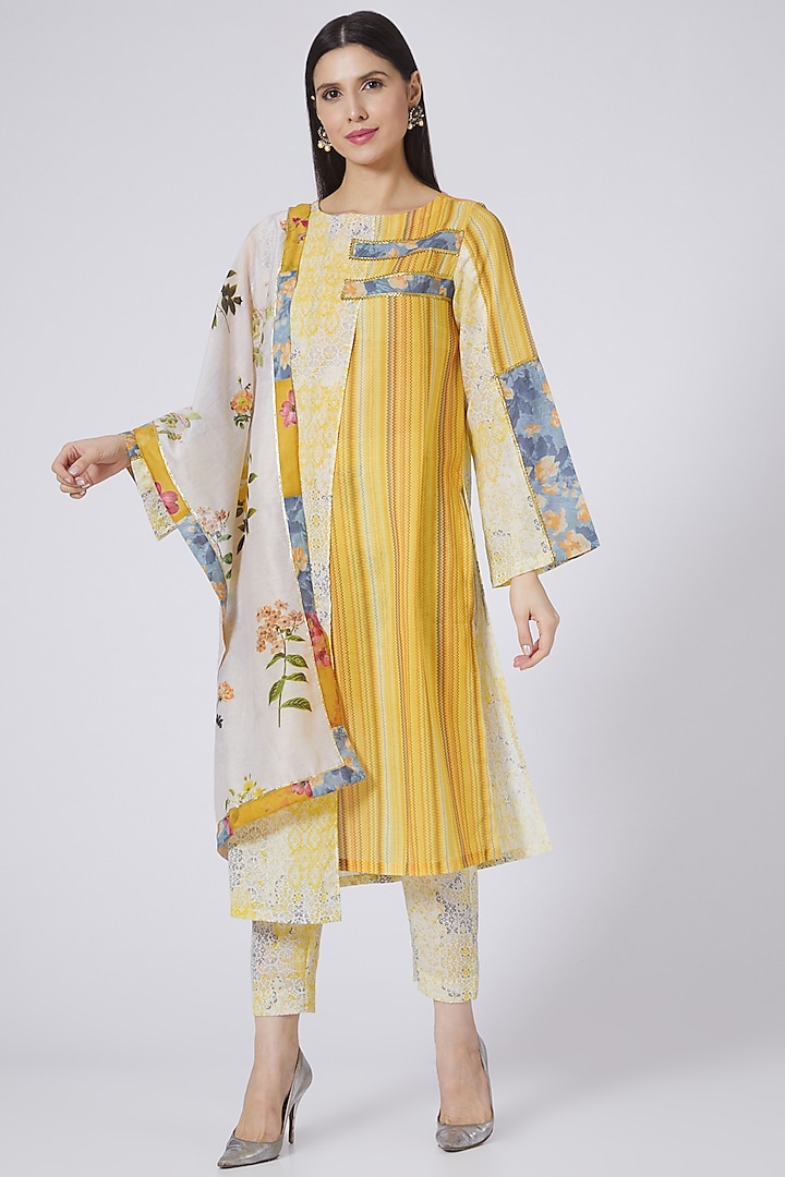 Yellow & White Floral Printed Paneled Kurta Set by ORCR at Pernia's Pop Up Shop