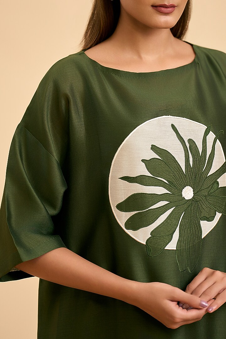 Olive Green Chanderi Silk Applique Work Kurta Set by ORIGANI at Pernia's Pop Up Shop