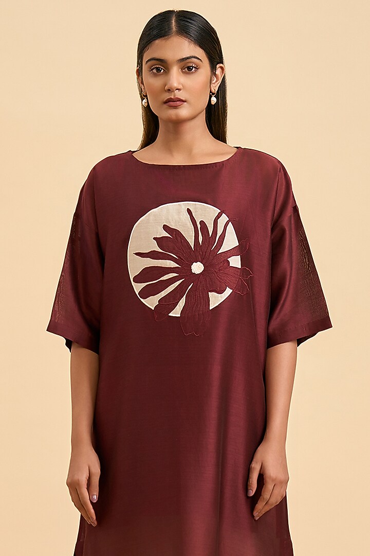 Maroon Chanderi Silk Applique Work Kurta Set by ORIGANI at Pernia's Pop Up Shop