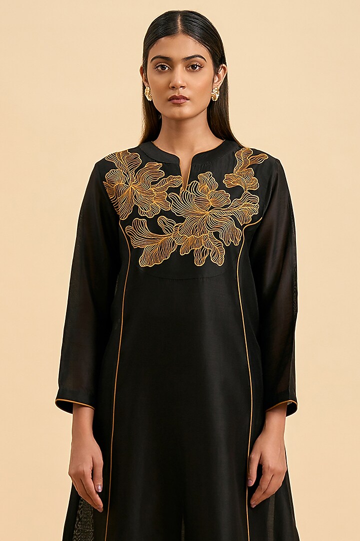 Black Chanderi Silk Thread Embroidered Kurta Set by ORIGANI at Pernia's Pop Up Shop