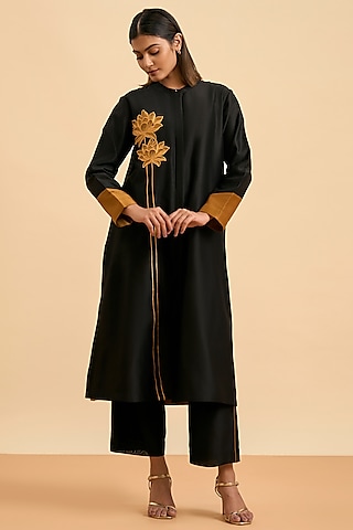 Black & Gold Chanderi Silk Applique Work Kurta Set by ORIGANI