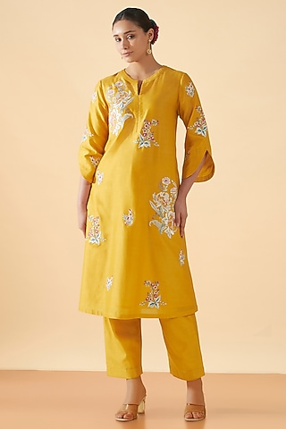 Yellow Chanderi Silk Embroidered Kurta Set by ORIGANI