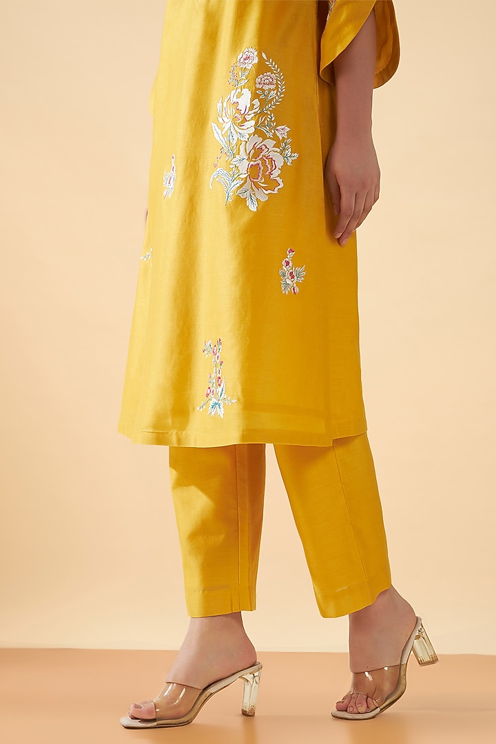 Yellow Chanderi Silk Embroidered Kurta Set by ORIGANI at Pernia's Pop Up Shop