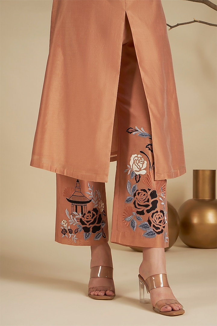 Peach Chanderi Silk Embroidered Kurta Set by ORIGANI at Pernia's Pop Up Shop