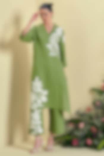 Green Linen Blend Embroidered Kurta Set by ORIGANI at Pernia's Pop Up Shop