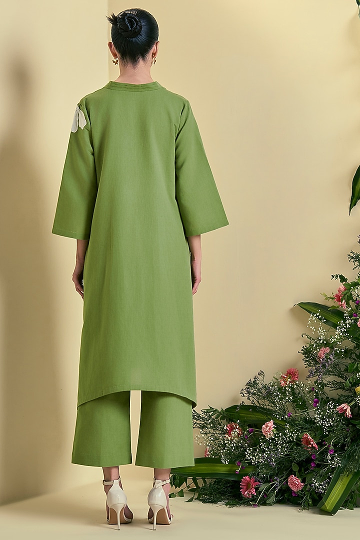 Green Linen Blend Embroidered Kurta Set by ORIGANI at Pernia's Pop Up Shop