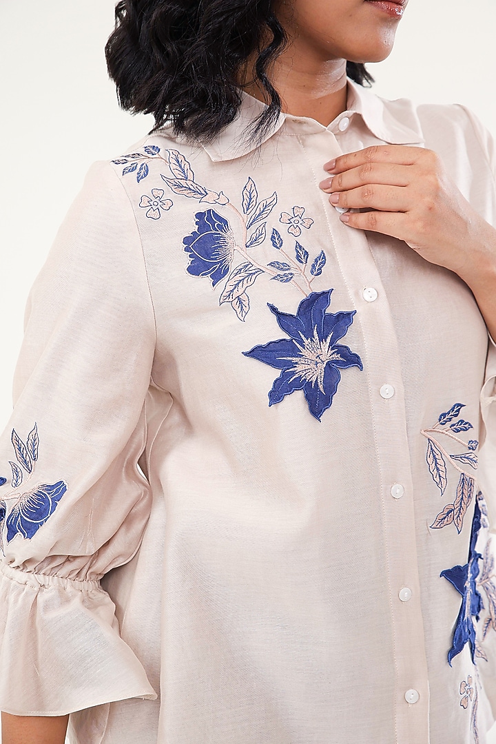 Off-White & Blue Chanderi Silk Thread Embroidered Co-Ord Set by ORIGANI at Pernia's Pop Up Shop