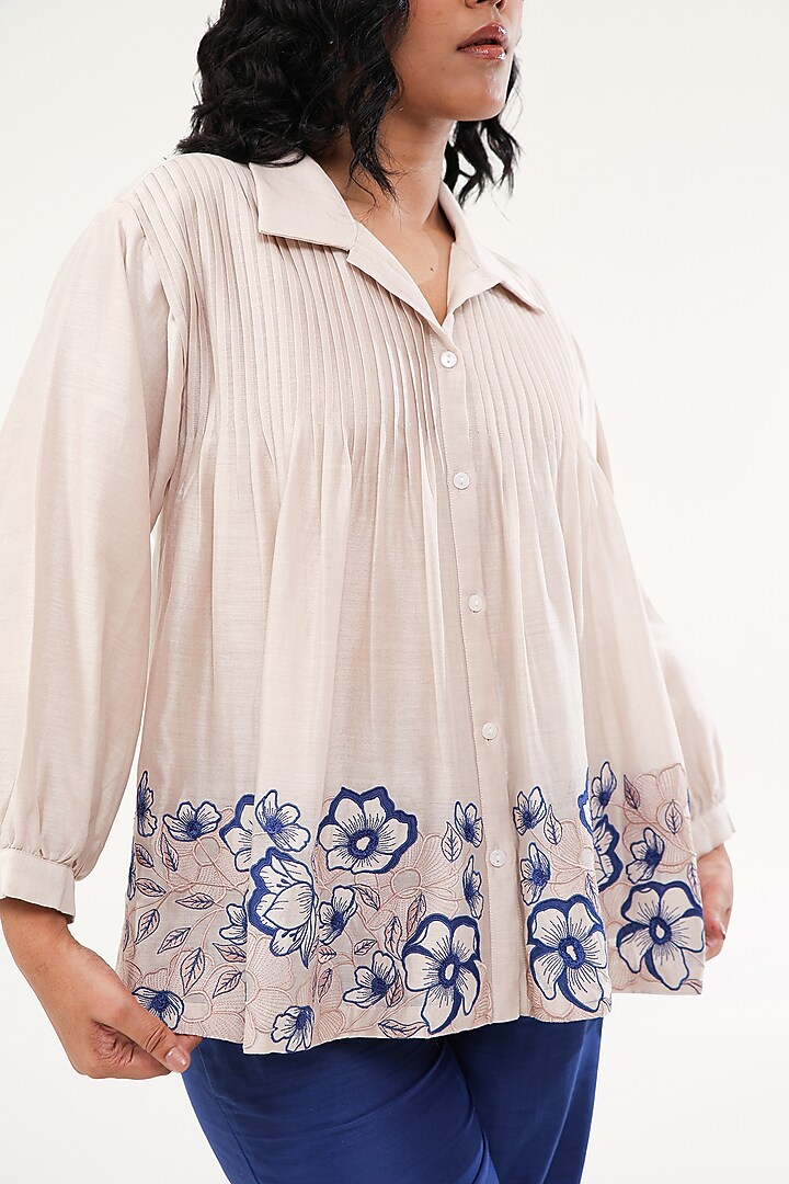 Off-White & Blue Chanderi Silk Thread Work Co-Ord Set by ORIGANI at Pernia's Pop Up Shop