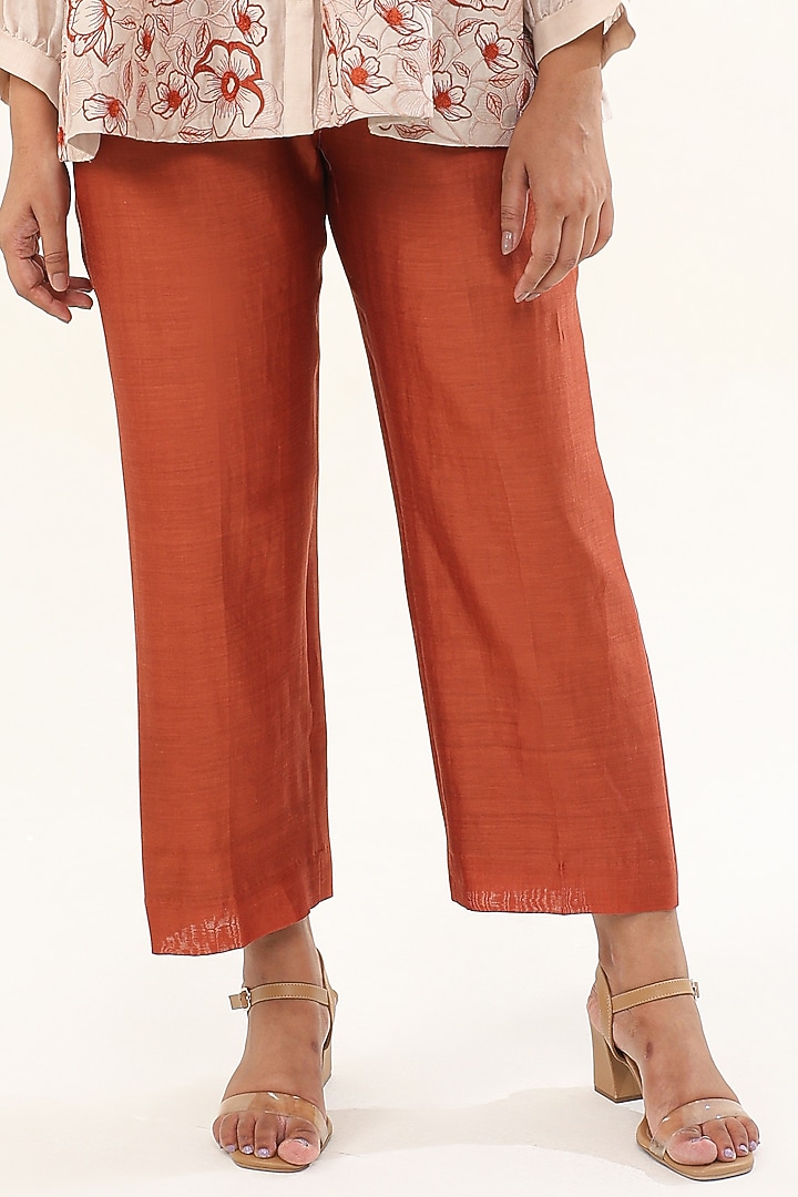 Off-White & Rust Chanderi Silk Thread Work Co-Ord Set by ORIGANI at Pernia's Pop Up Shop