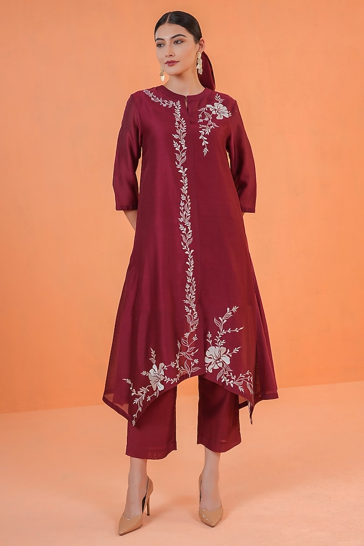 Maroon Chanderi Silk Thread Embroidered Kurta Set by ORIGANI at Pernia's Pop Up Shop