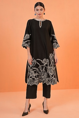 Black Chanderi Silk Thread Embroidered Kurta Set by ORIGANI